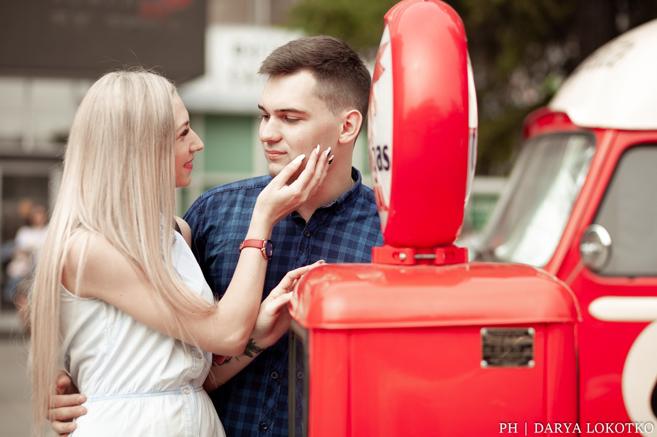 love story парень девушка лето город  прогулка