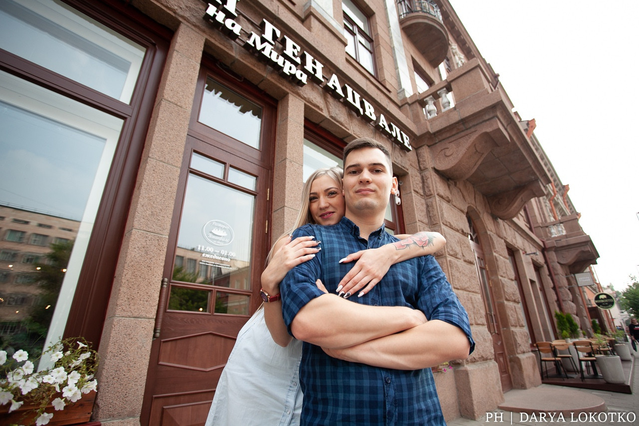 love story парень девушка лето город  прогулка