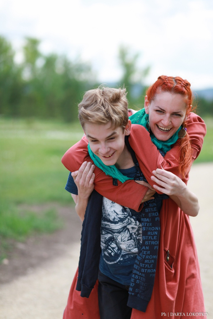 Белка и сын. Фотограф Дарья Локотко в Красноярске