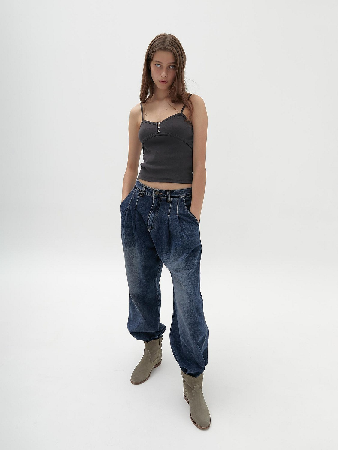 Alisa. N10 MODEL MANAGEMENT