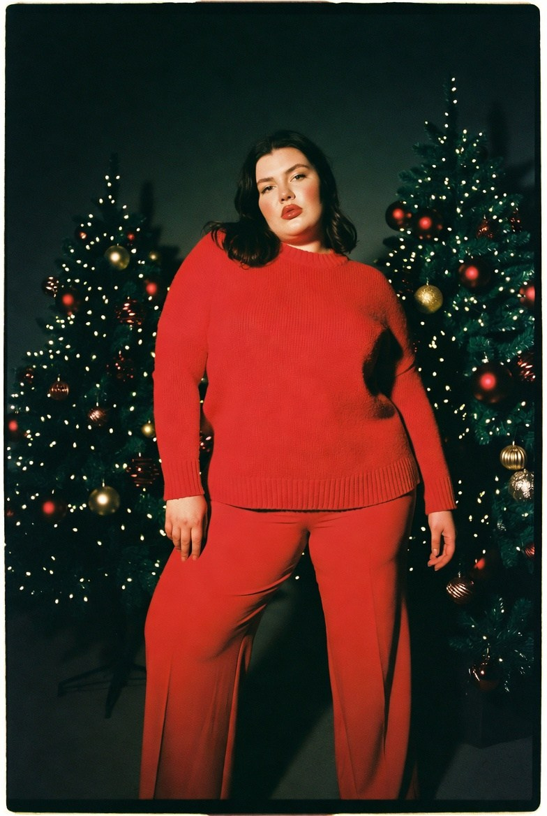 Плюс сайз в красном