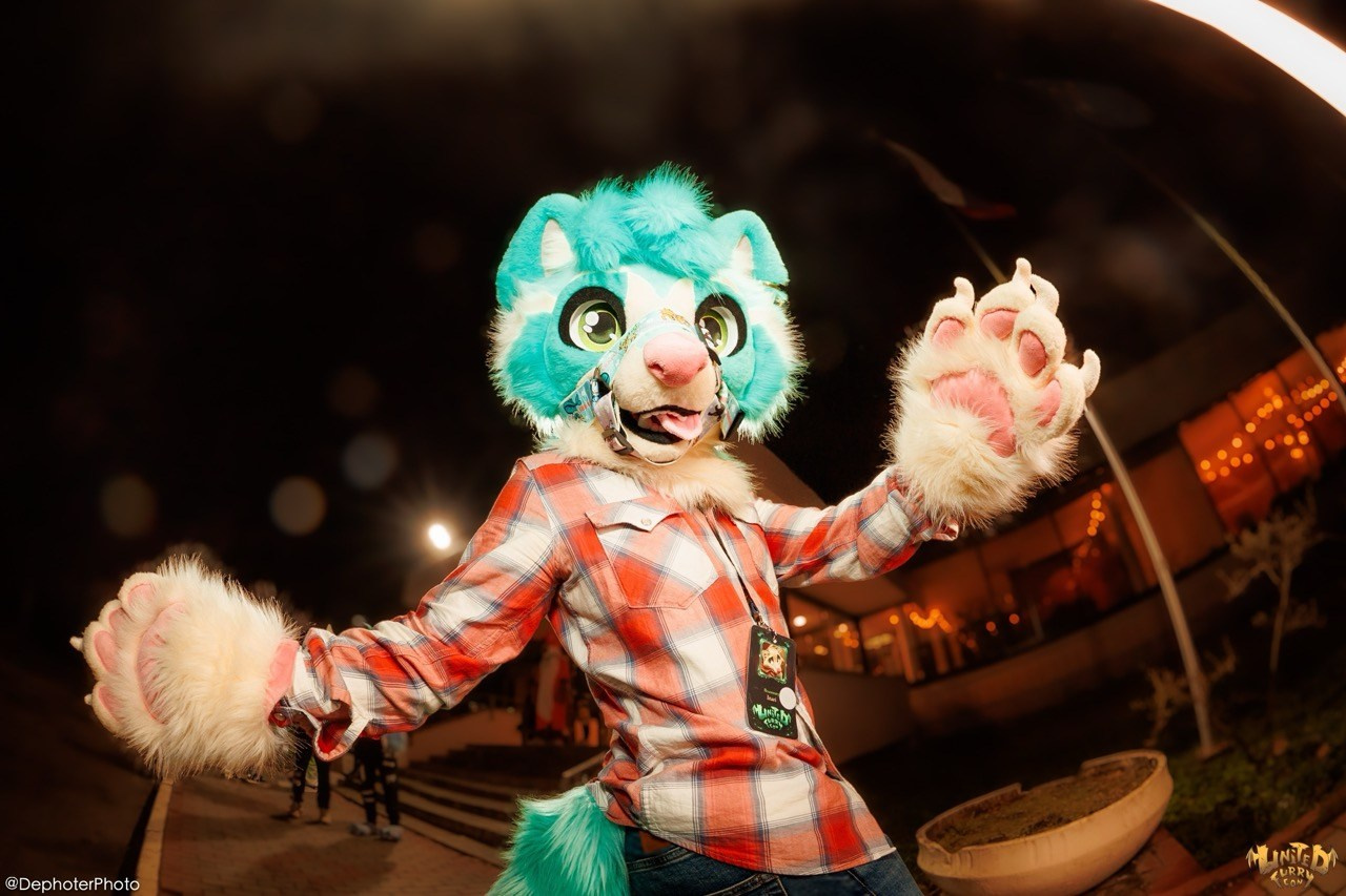 United Furry Convention 2026. Различные мероприятия и просто фотографии людей