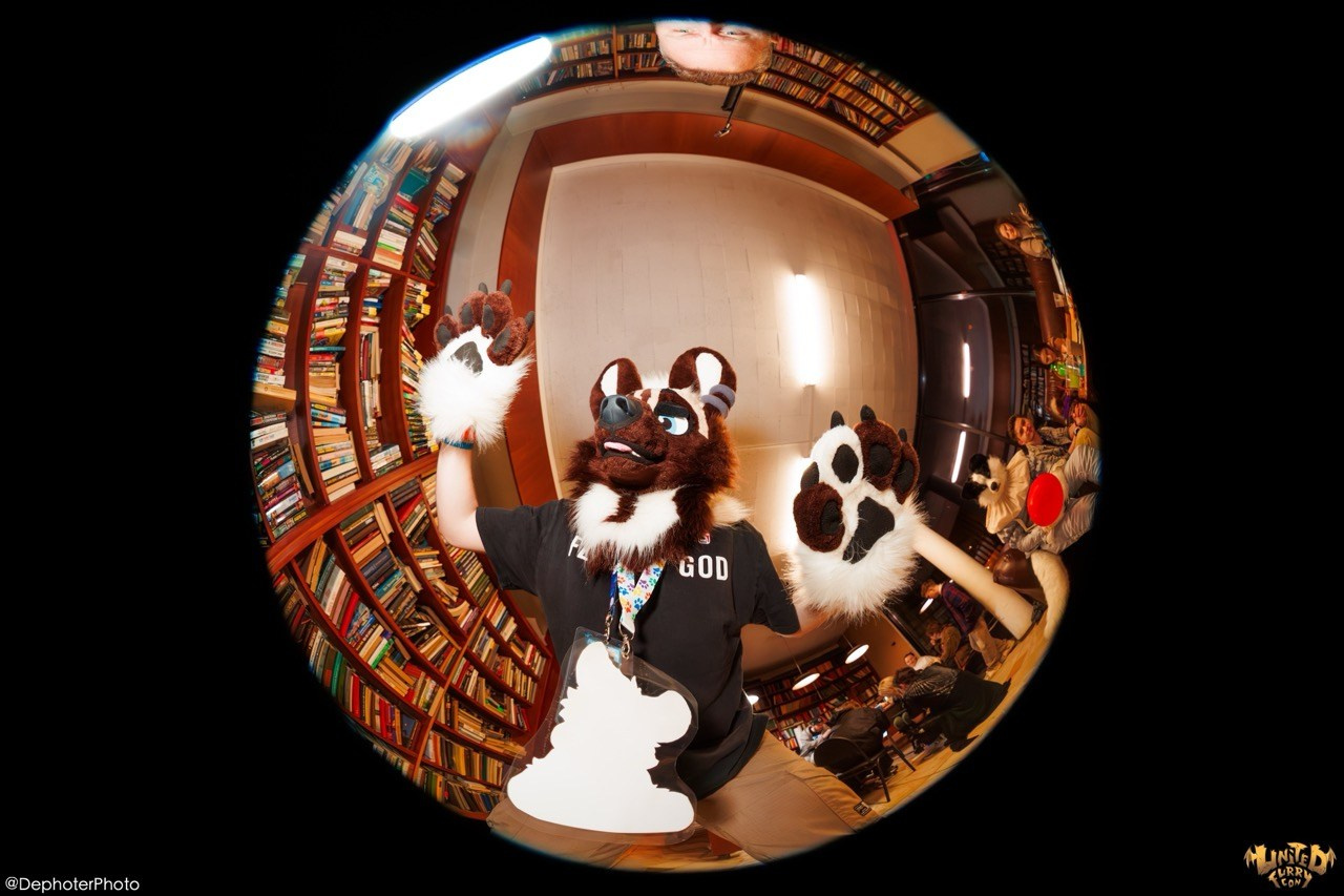 United Furry Convention 2026. Различные мероприятия и просто фотографии людей