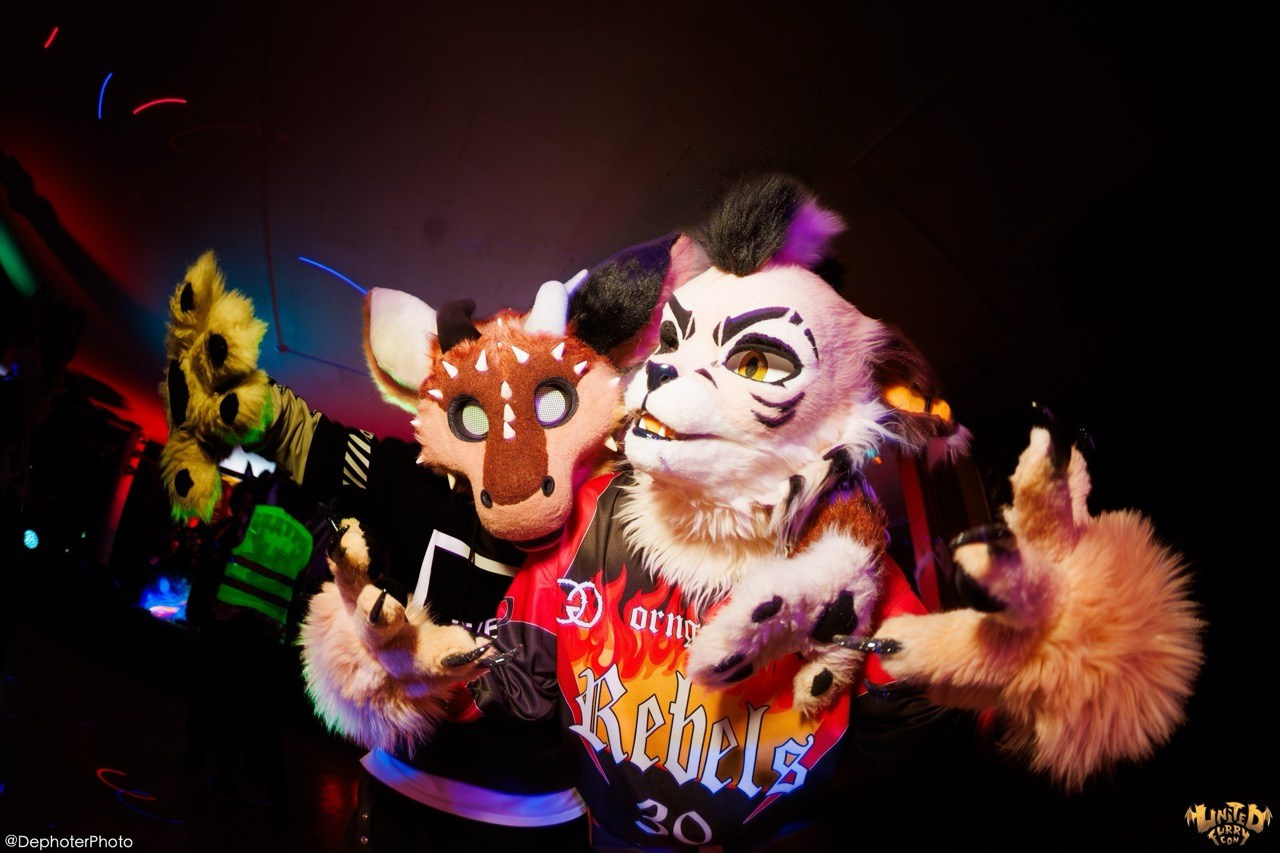 United Furry Convention 2026. Различные мероприятия и просто фотографии людей