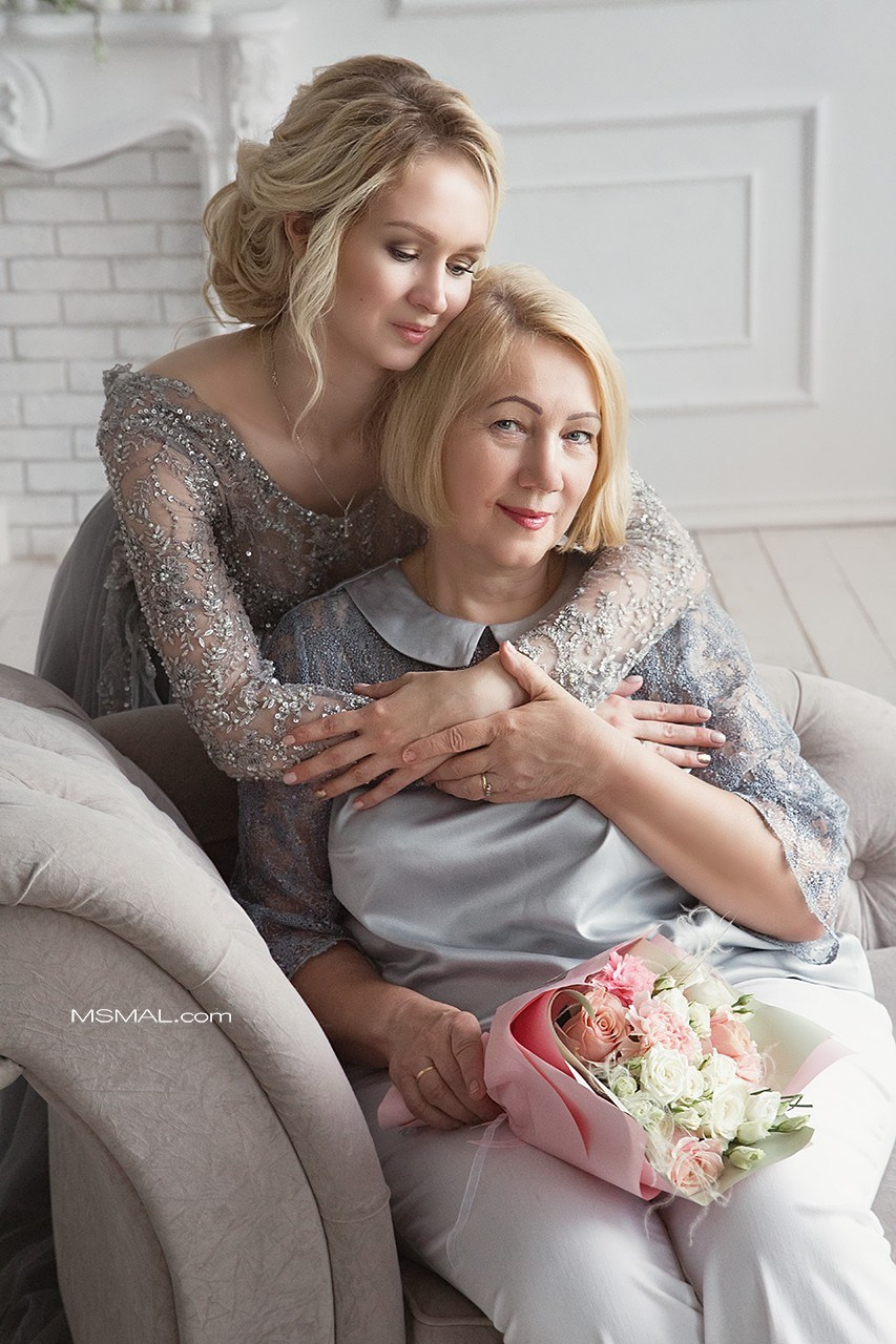 фотосессия дня рождения ребенка, фотосъемка в красивых платьях, фотосессия в фотостудии