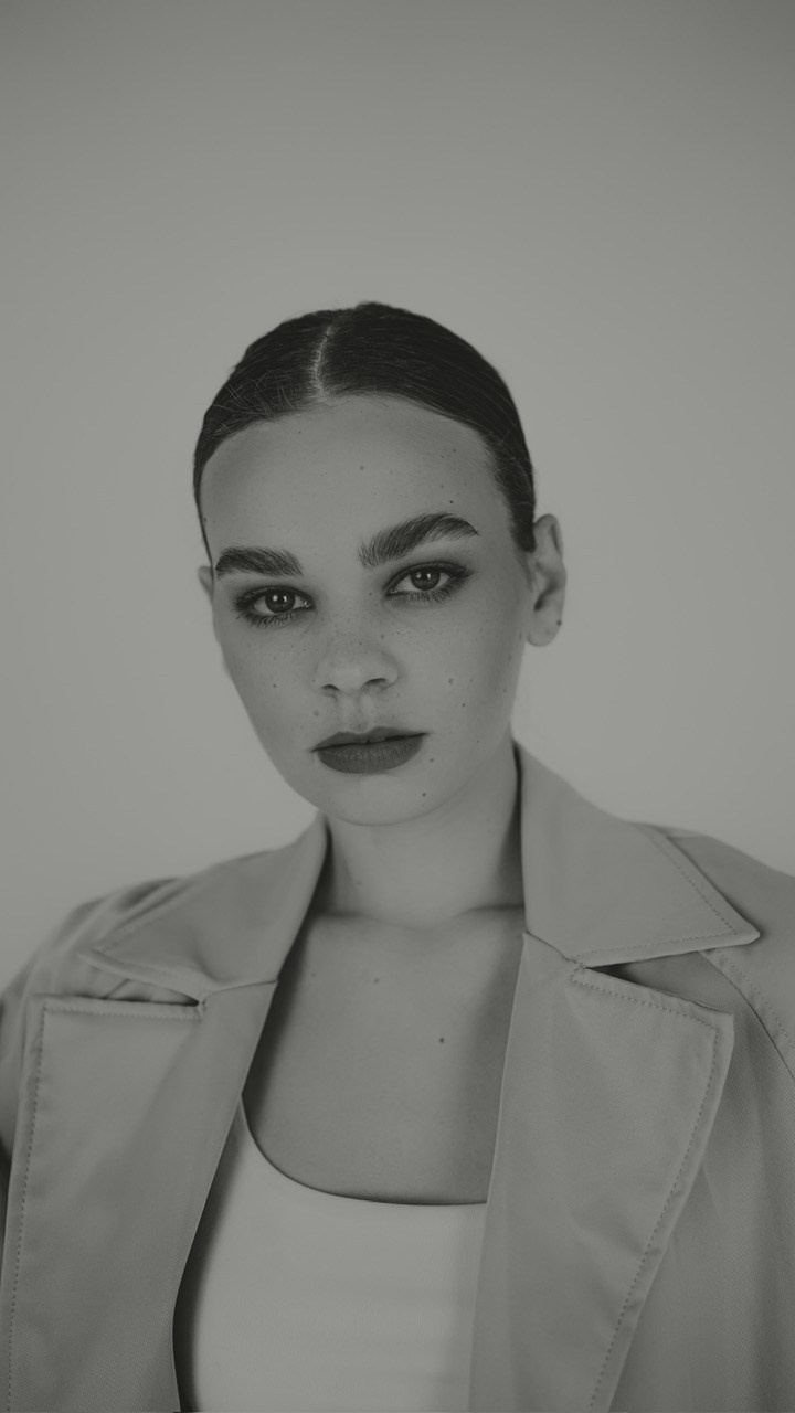 Черно-белая фотосессия на циклораме в фотостудии Новочеркасска «Рафинад». Свадебный фотограф в Ростове-на-Дону. Таинство Крещения и Венчания, семейные фотосессии. Алёна Чёботова