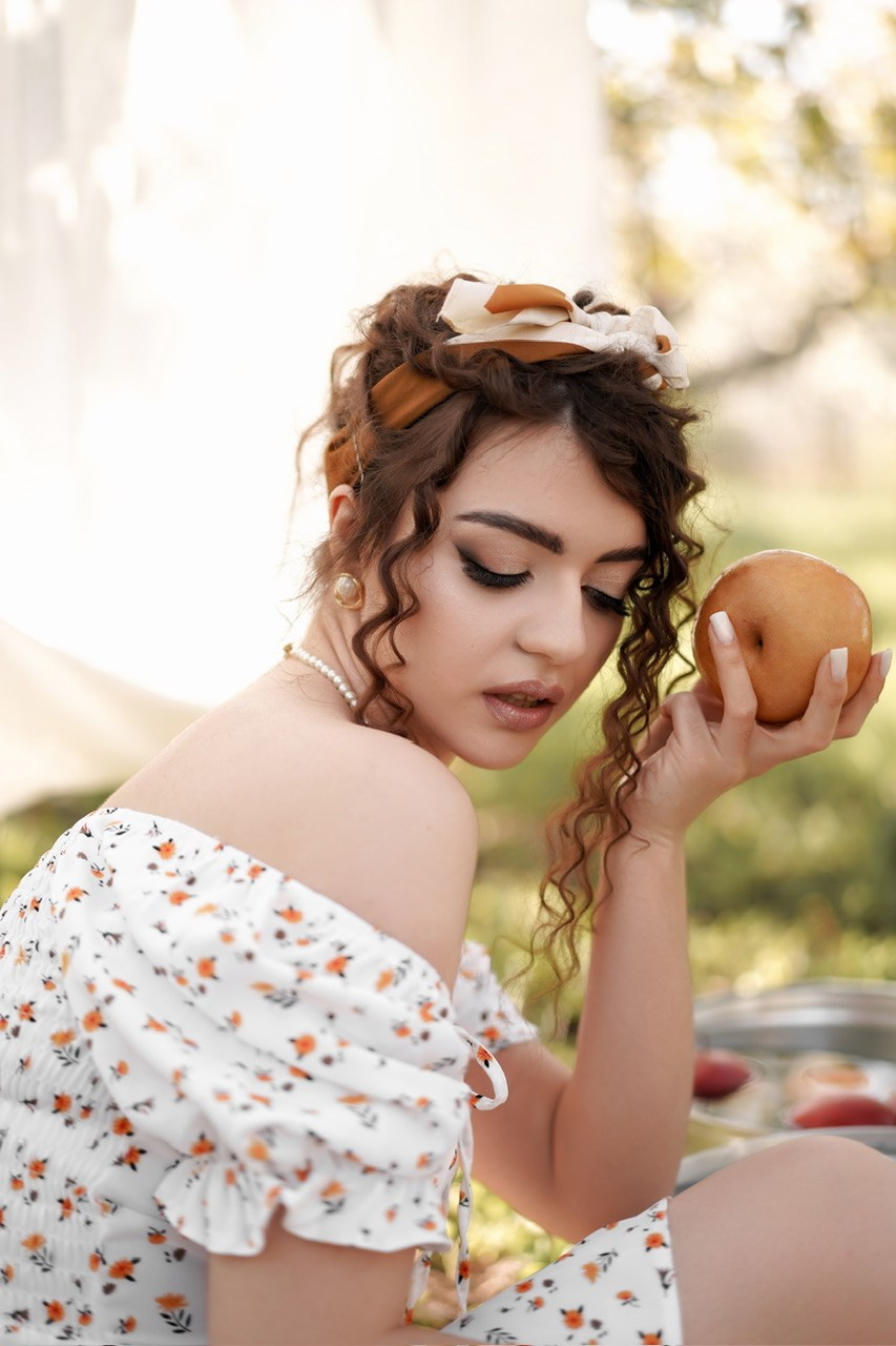 Девушка с лимонами. Свадебный фотограф в Ростове-на-Дону. Таинство Крещения и Венчания, семейные фотосессии. Алёна Чёботова