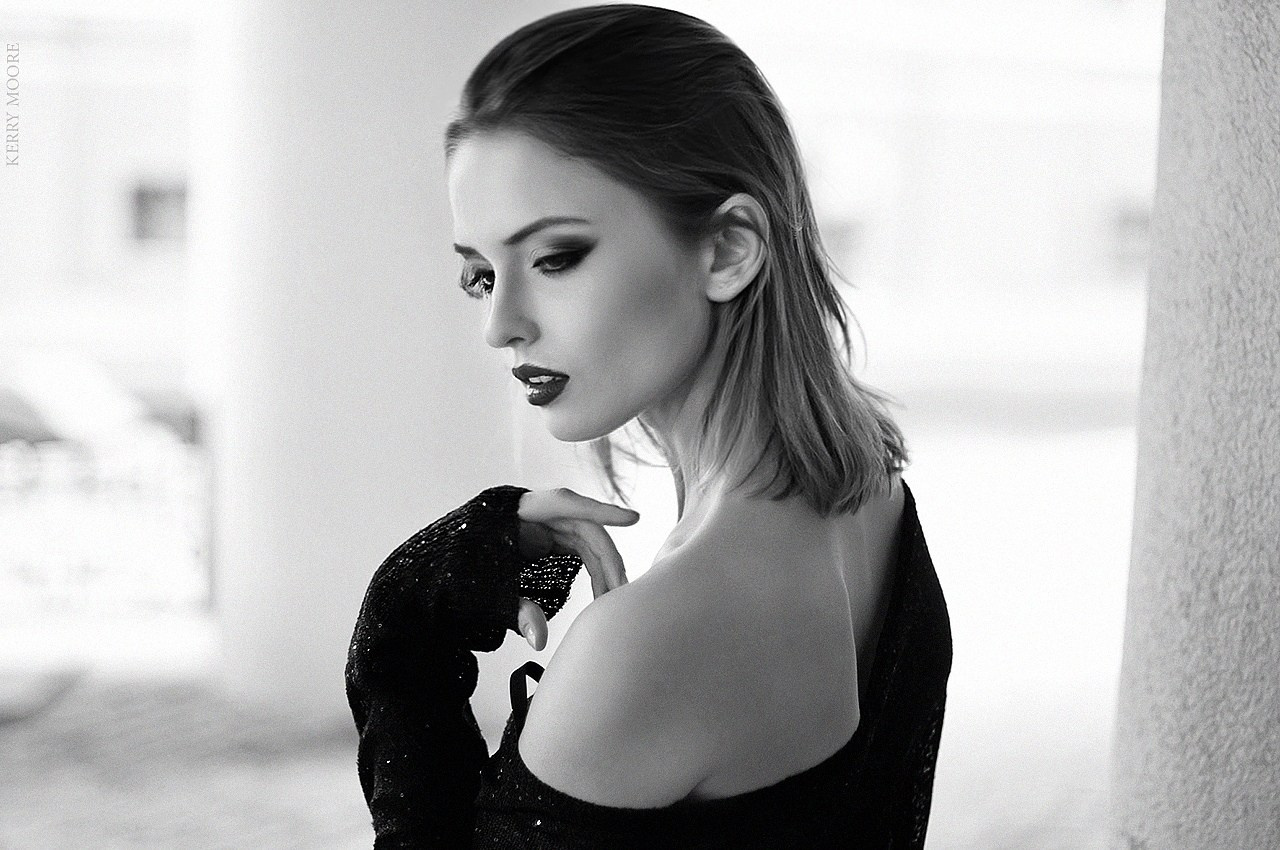 Женский уличный портрет. Фотограф и художник Kerry Moore