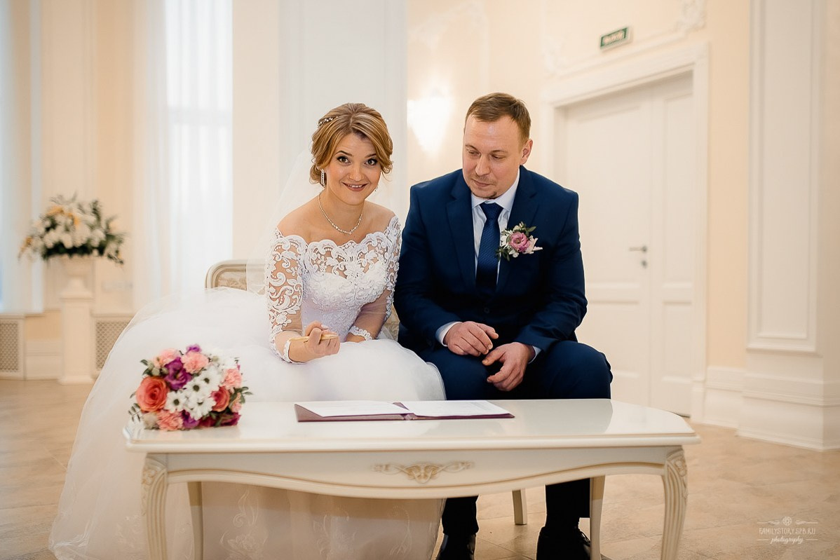 Свадебная фотосессия в интерьере: уют, фактура и свет как у старых мастеров. Свадебный фотограф — Санкт-Петербург (СПб) Питер