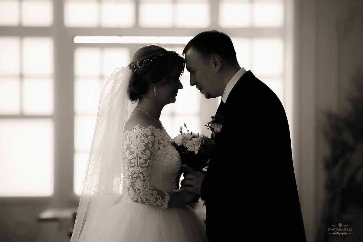 Свадебная фотосессия в интерьере: уют, фактура и свет как у старых мастеров. Свадебный фотограф — Санкт-Петербург (СПб) Питер