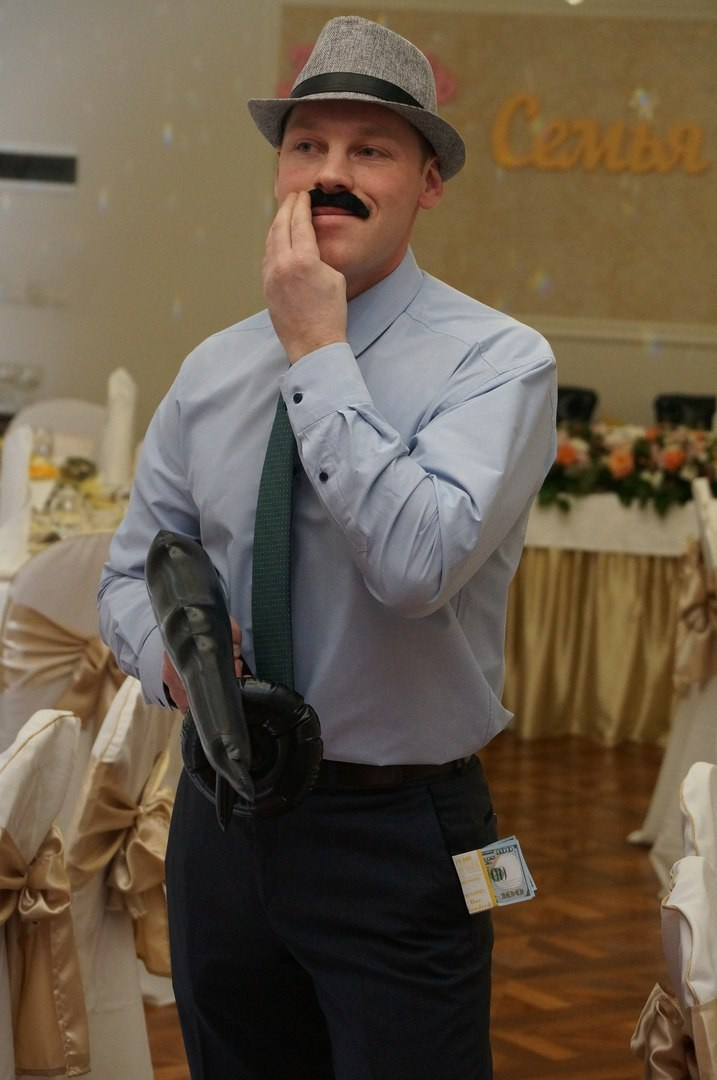 Ведущий и Вокалист Александр Узунов в Москве и Московской области