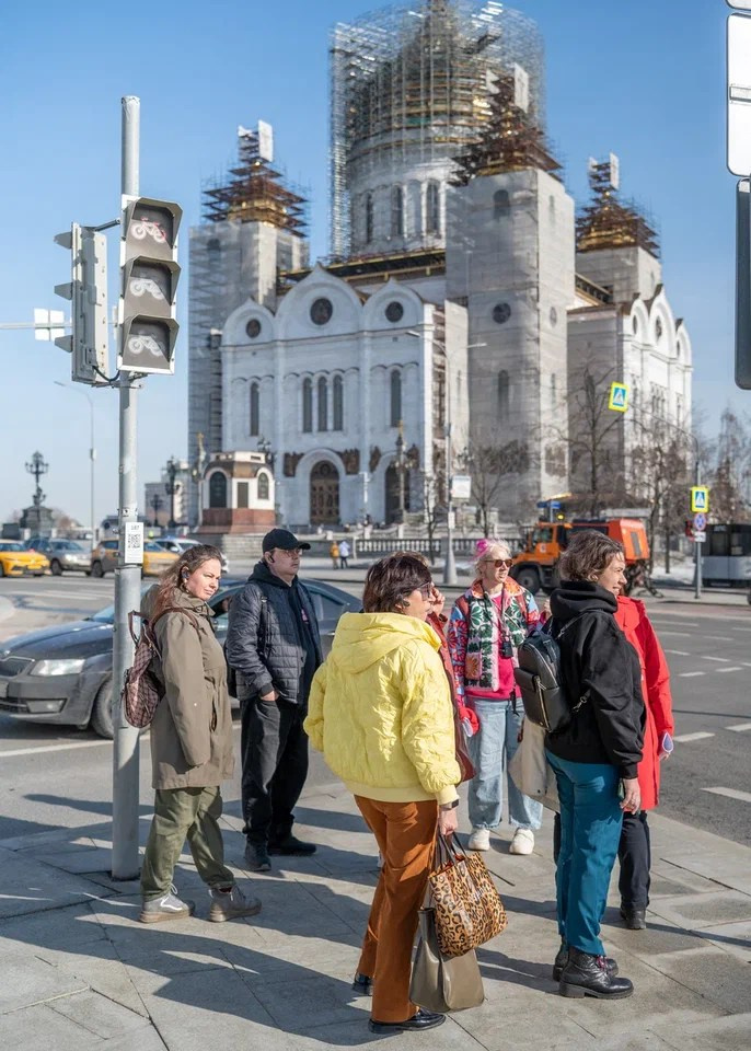 Храм Христа Спасителя. Отражение. Свет. Тень. П&П — Полезное с Приятным. Фотоэкскурсии — Москва на память. Экскурсовод и фотограф в Москве. Увези столицу в своём альбоме!