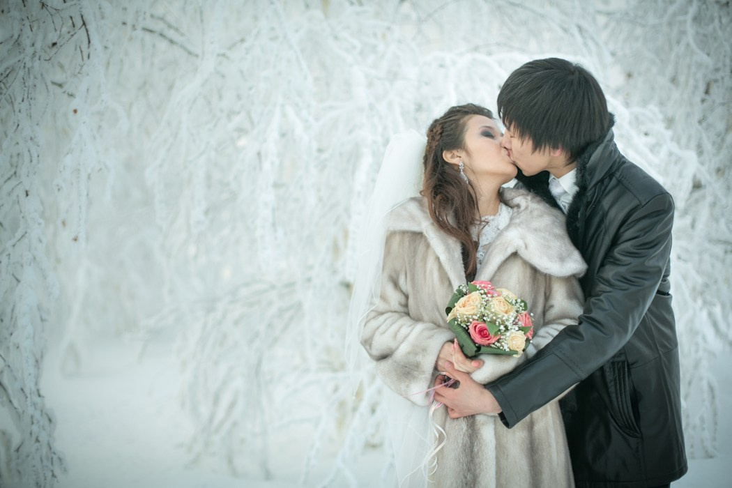 Зимнее свадебное фото. Фотограф Надежда Куин, Якутск