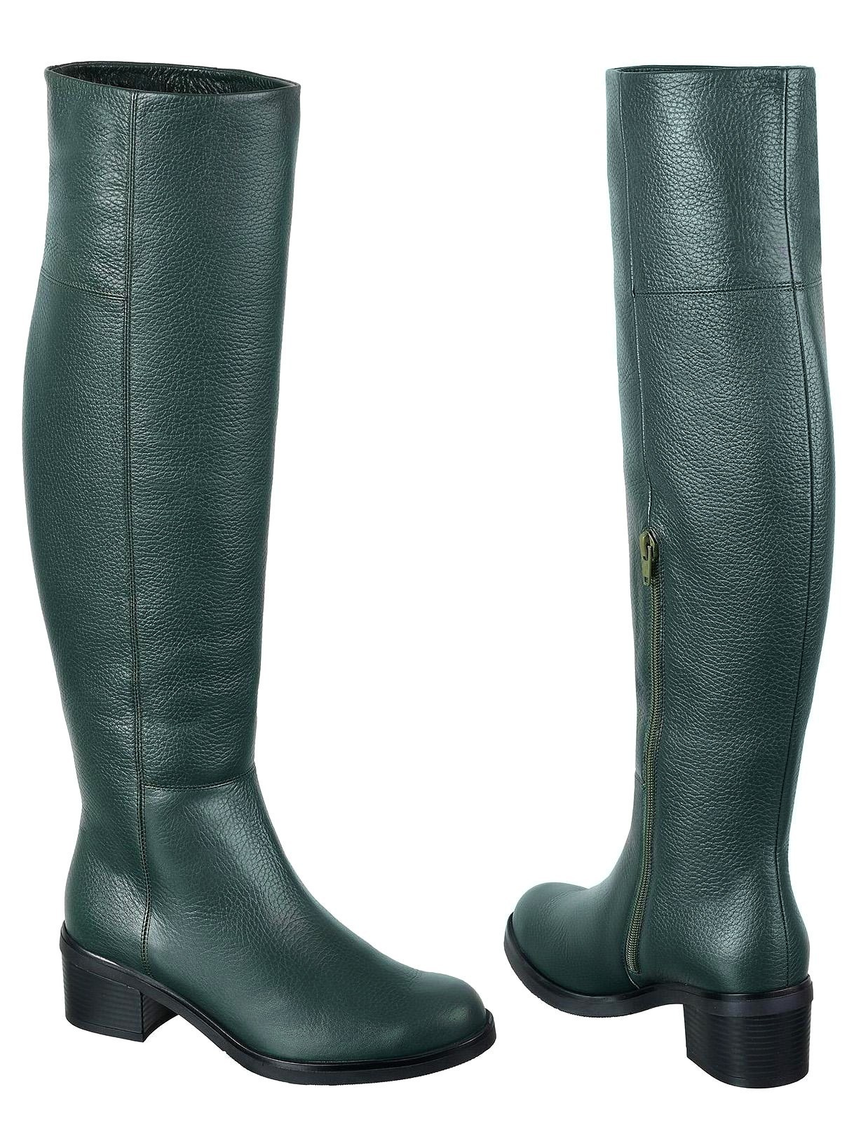 фотосъемка сапогов на белом фоне