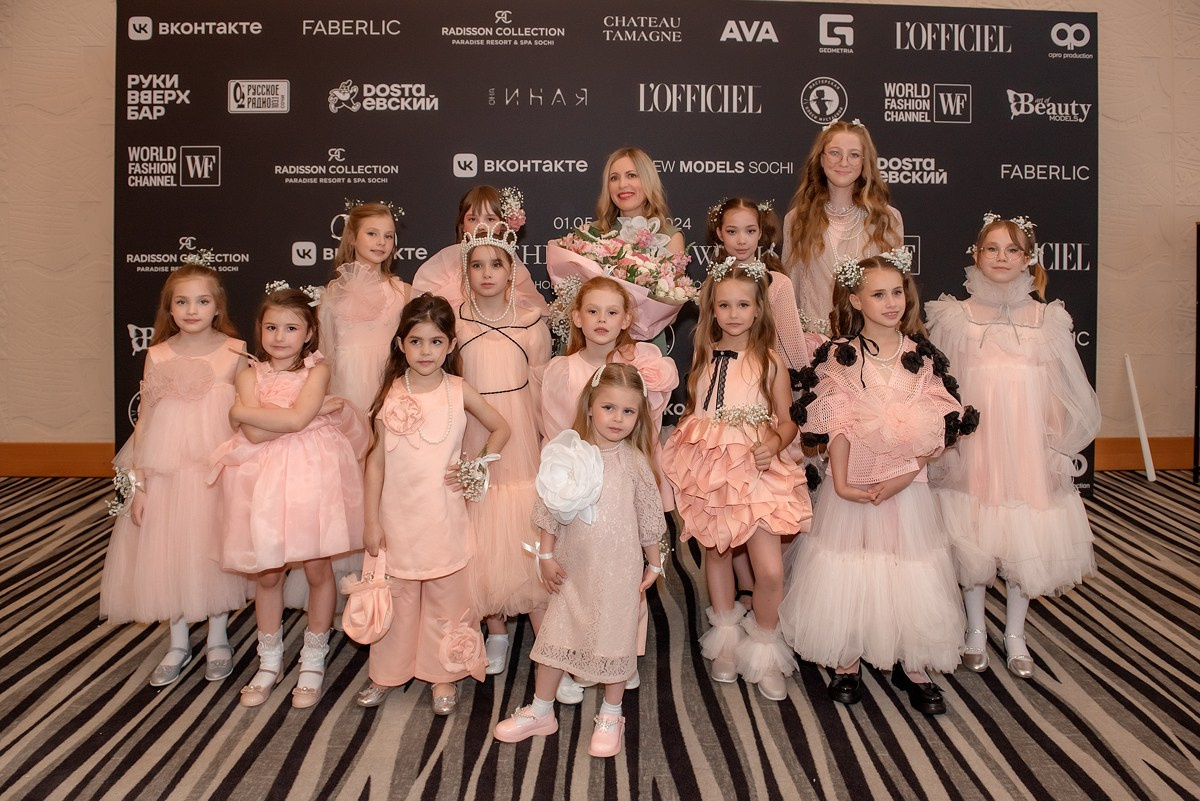 SochiFashionWeek2024 дизайнер Анохина. Семейный и коммерческий фотограф в Сочи Александр Бодунов