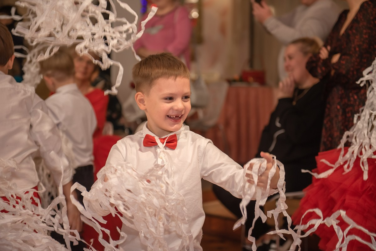 Выпускной в детской школе моделей HAPPYkids 2024. Семейный и коммерческий фотограф в Сочи Александр Бодунов