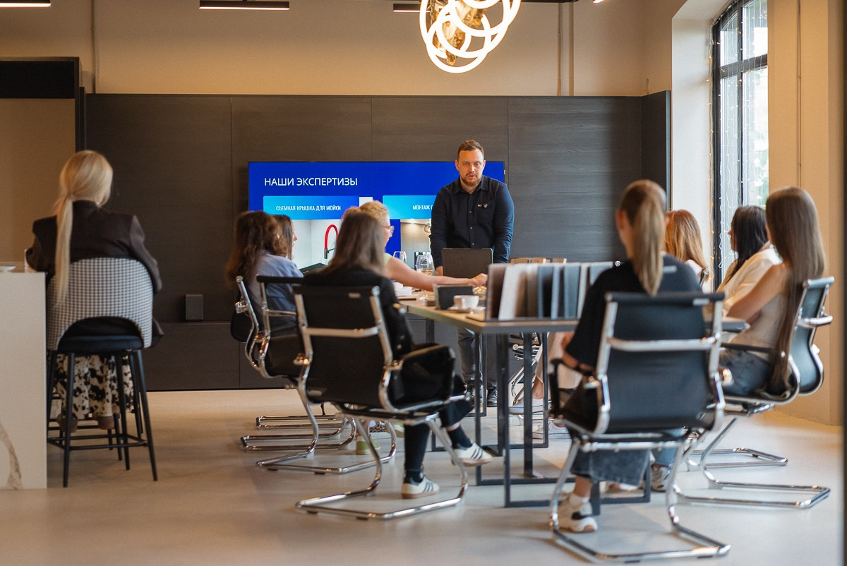 Презентация от Алексея Мурина: официального представителя брендов Slotex, Eterno, Greenlam, Duropal, Fundermax, Sensola и Abet Laminati. ВУД ТВОРЕЦ мебельная фабрика|ТВОРЕЦ студия мебели