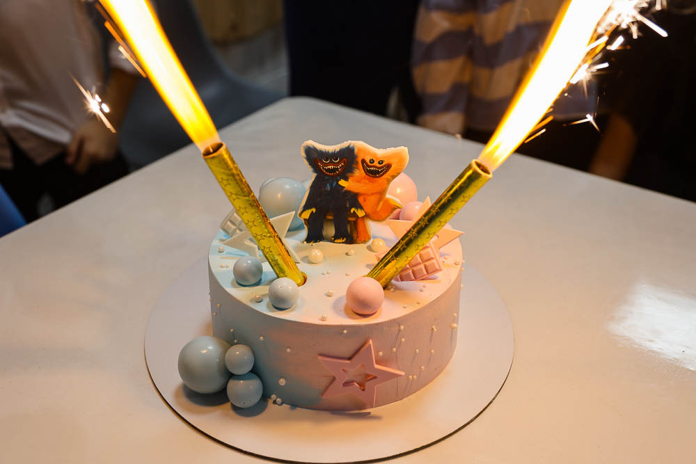 День рождения. Фотограф Григорьева Ольга. Портретная, семейная съёмка, Love Stori, видеосъёмка в городе Чита. Выпускные альбомы, фотокниги