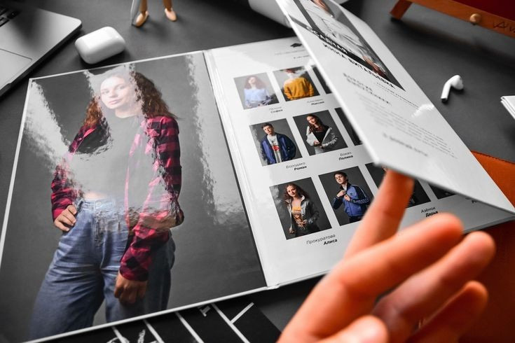 <title> Выпускной альбом Чита, Школа Чита, детский сад Чита,живоефото. Фотограф Григорьева Ольга. Портретная, семейная съёмка, Love Stori, видеосъёмка в городе Чита. Выпускные альбомы, фотокниги