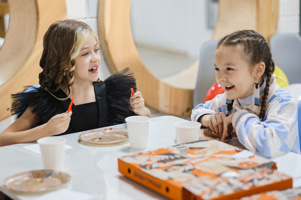 День рождения. Фотограф Григорьева Ольга. Портретная, семейная съёмка, Love Stori, видеосъёмка в городе Чита. Выпускные альбомы, фотокниги