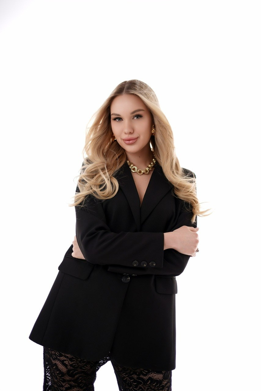 Фотосессия на циклораме. Свадебный фотограф в Ростове-на-Дону. Таинство Крещения и Венчания, семейные фотосессии. Алёна Чёботова