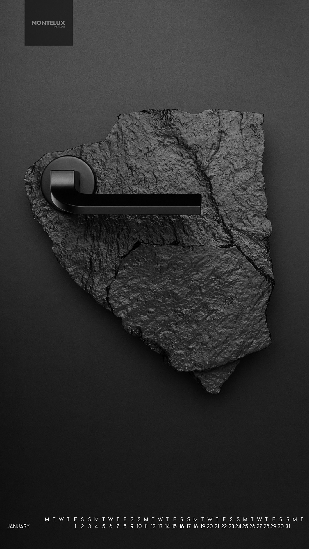 Рекламная фотосъёмка фурнитуры MONTELUX в Узбекистане — дверная ручка на тёмном камне, контрастная композиция.