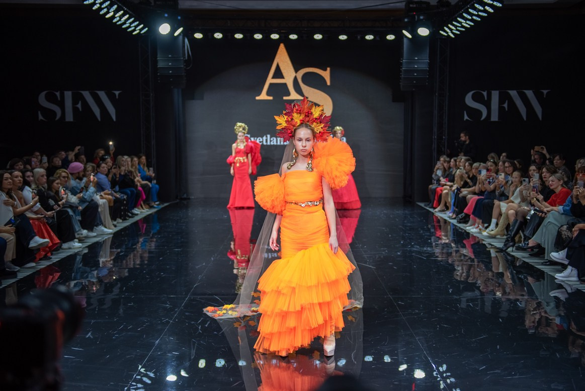 SochiFashionWeek2024 дизайнер Анохина Светлана. Семейный и коммерческий фотограф в Сочи Александр Бодунов
