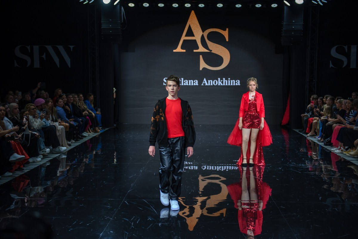 SochiFashionWeek2024 дизайнер Анохина Светлана. Семейный и коммерческий фотограф в Сочи Александр Бодунов
