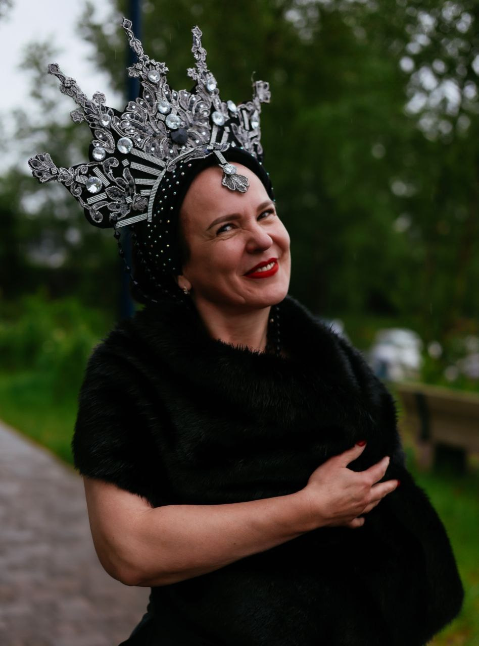 ТЫ КОРОЛЕВА. Фотограф Красноярск съемки лавстори, фотосессия в студии, портретная съемка, творческие фотосессии