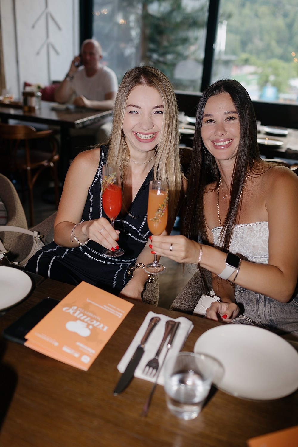 Ужин в CoCo Chalet. RetroChic Фото