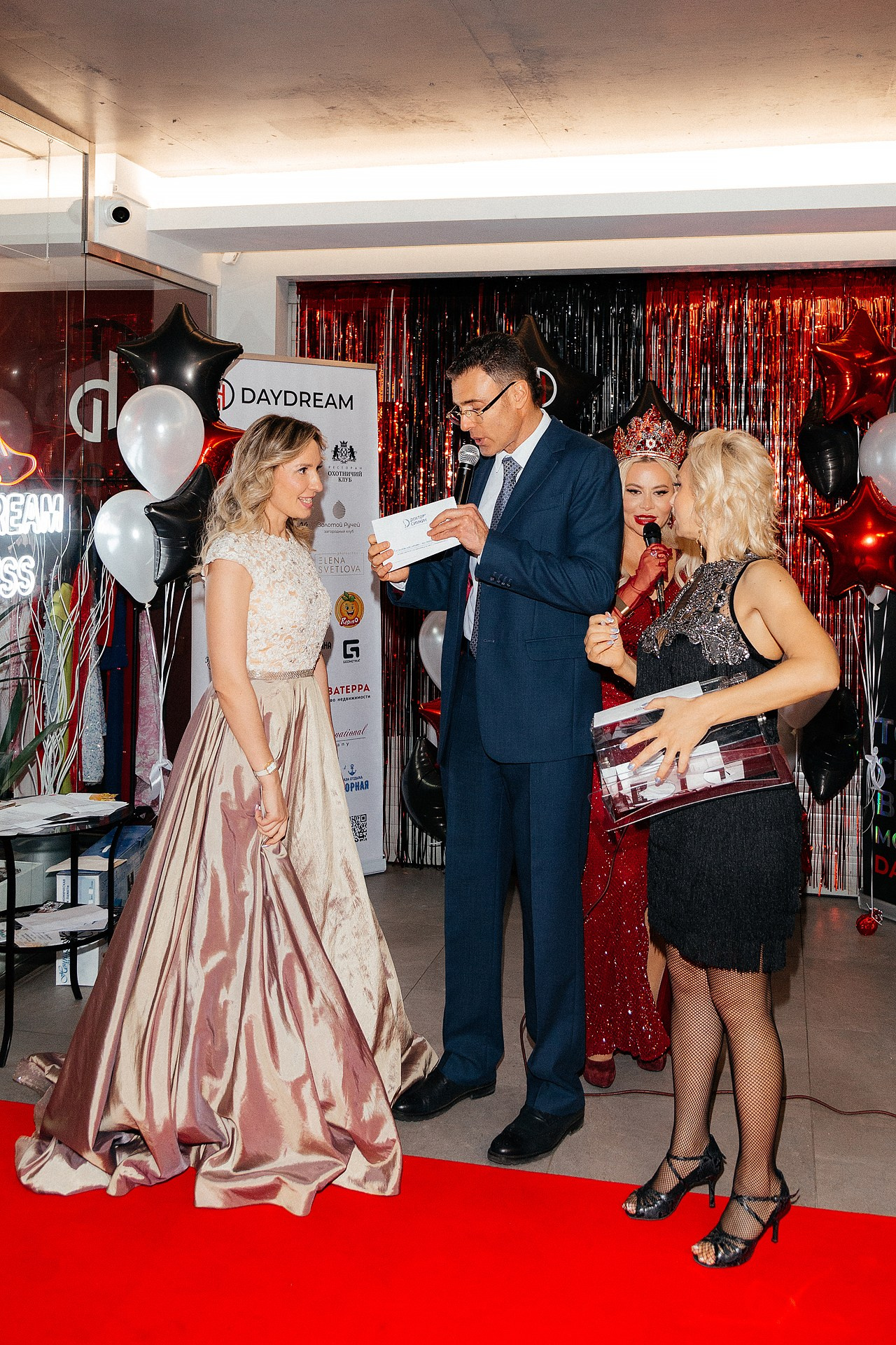 Репортаж в автосалоне. Светский фотограф Санкт-Петербург и ЛО