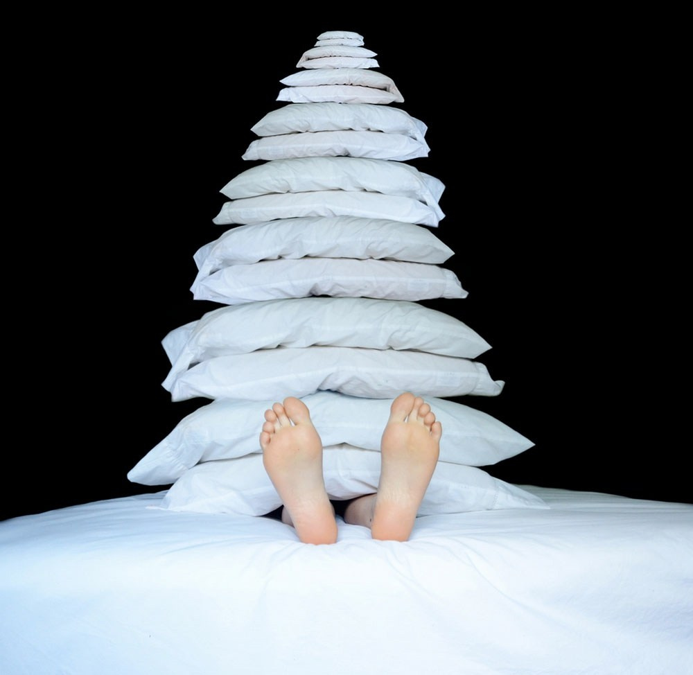 сюрреалистическая фотография с искажённым пространством и телом