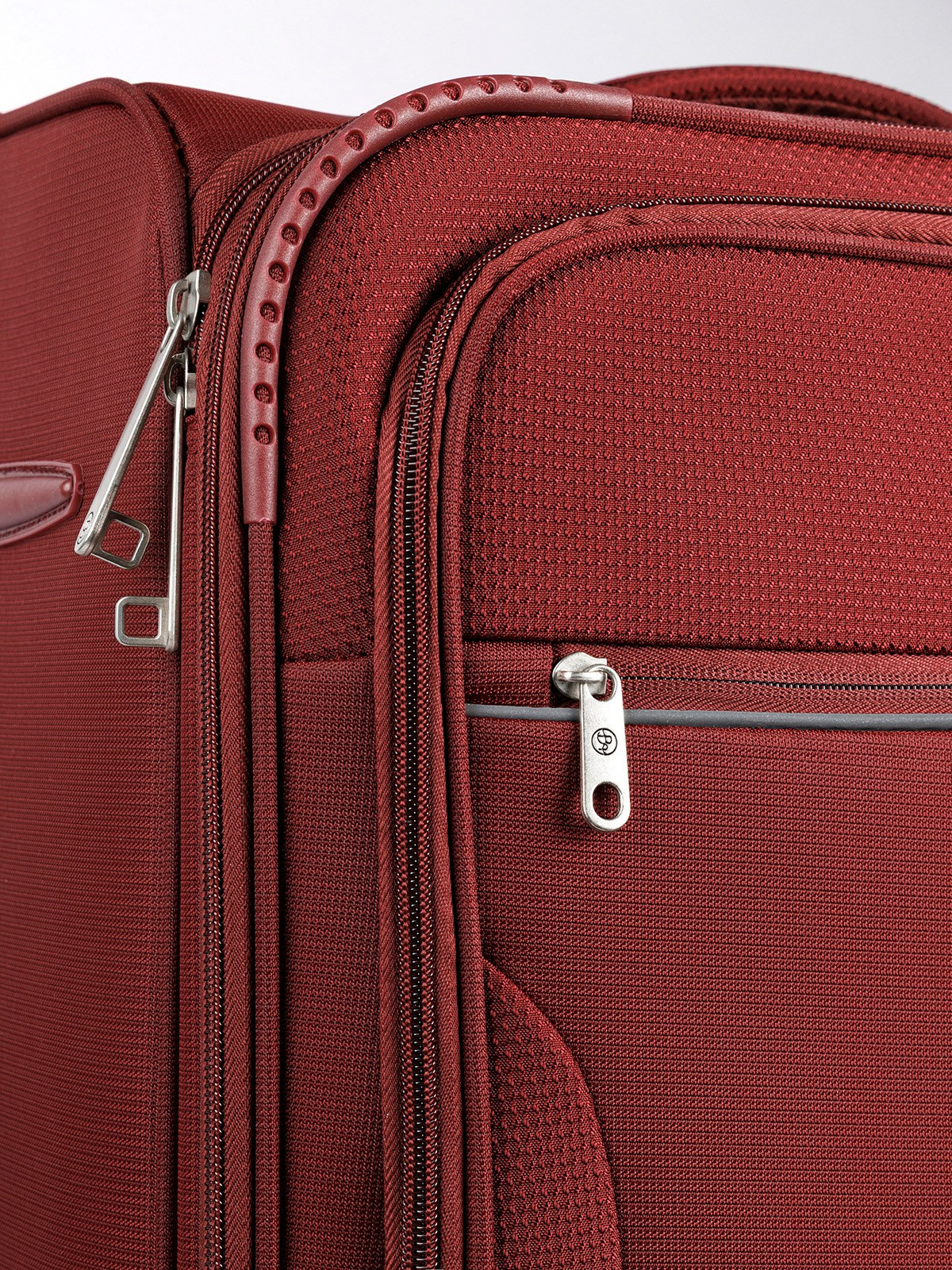 Предметная съемка чемоданов в Москве