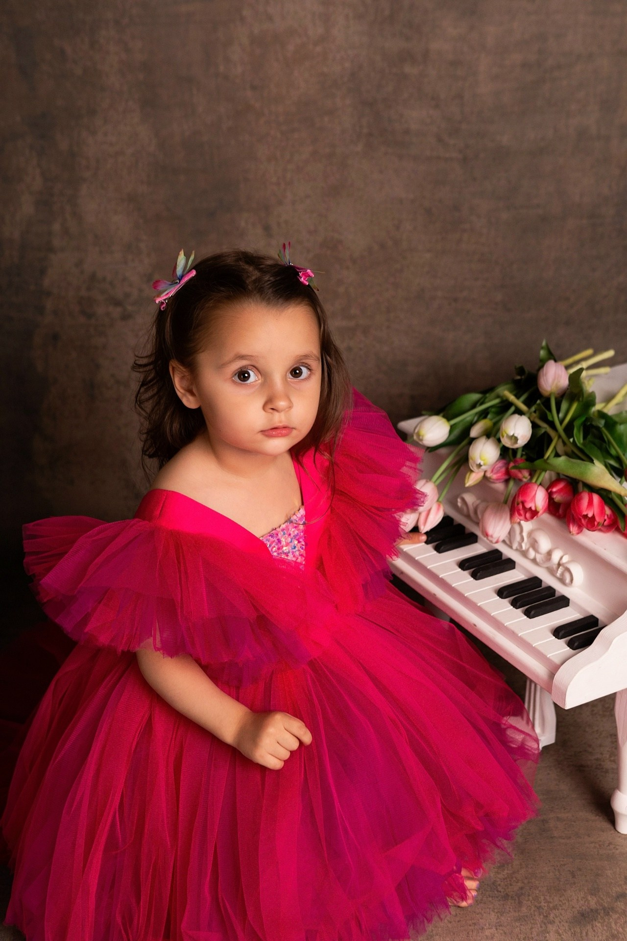 Фотозона с роялем. ФОТОГРАФ НА ГОДИК, БЕРЕМЕННОСТИ, НОВОРОЖДЕННЫХ, КРЕЩЕНИЯ МОСКВА