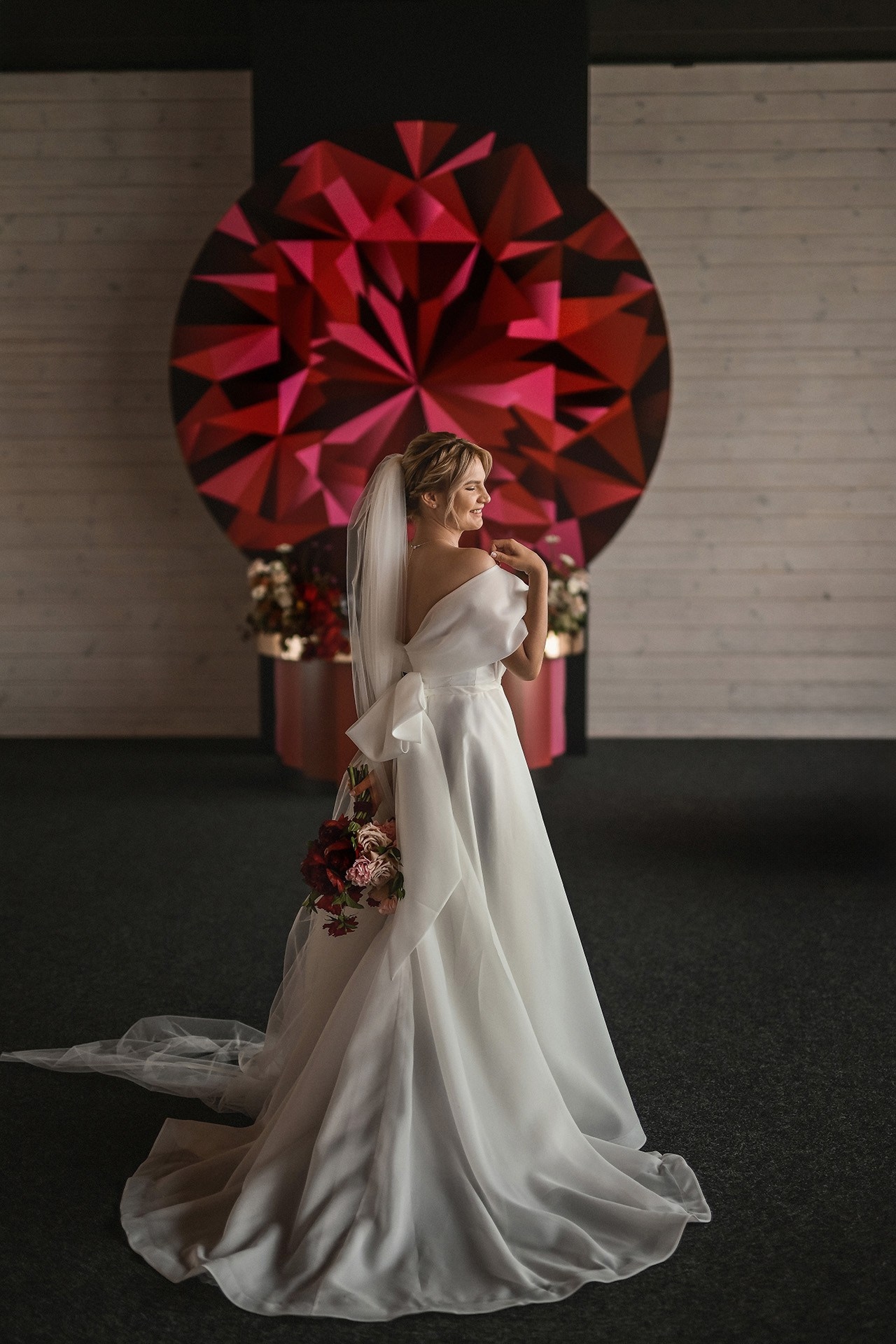 🏡 Роман и Мария — классическая свадьба в "Соснах" | Элегантные фото в доме событий под Красноярском. 📸 Свадебный и семейный фотограф в Красноярске Тихомиров Евгений | 17 лет опыта | 800+ свадеб