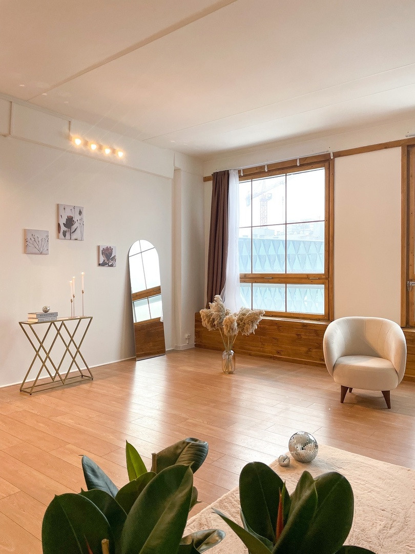 улица Академика Королева 13 стр1, ПН-ПТ: 1600 Р/1ЧАС (ОТ 2-Х ЧАСОВ) СБ-ВС: 1700 Р/1 ЧАС (ОТ 2-Х ЧАСОВ) При бронировании одного часа стоимость 2000 Р/ЧАС