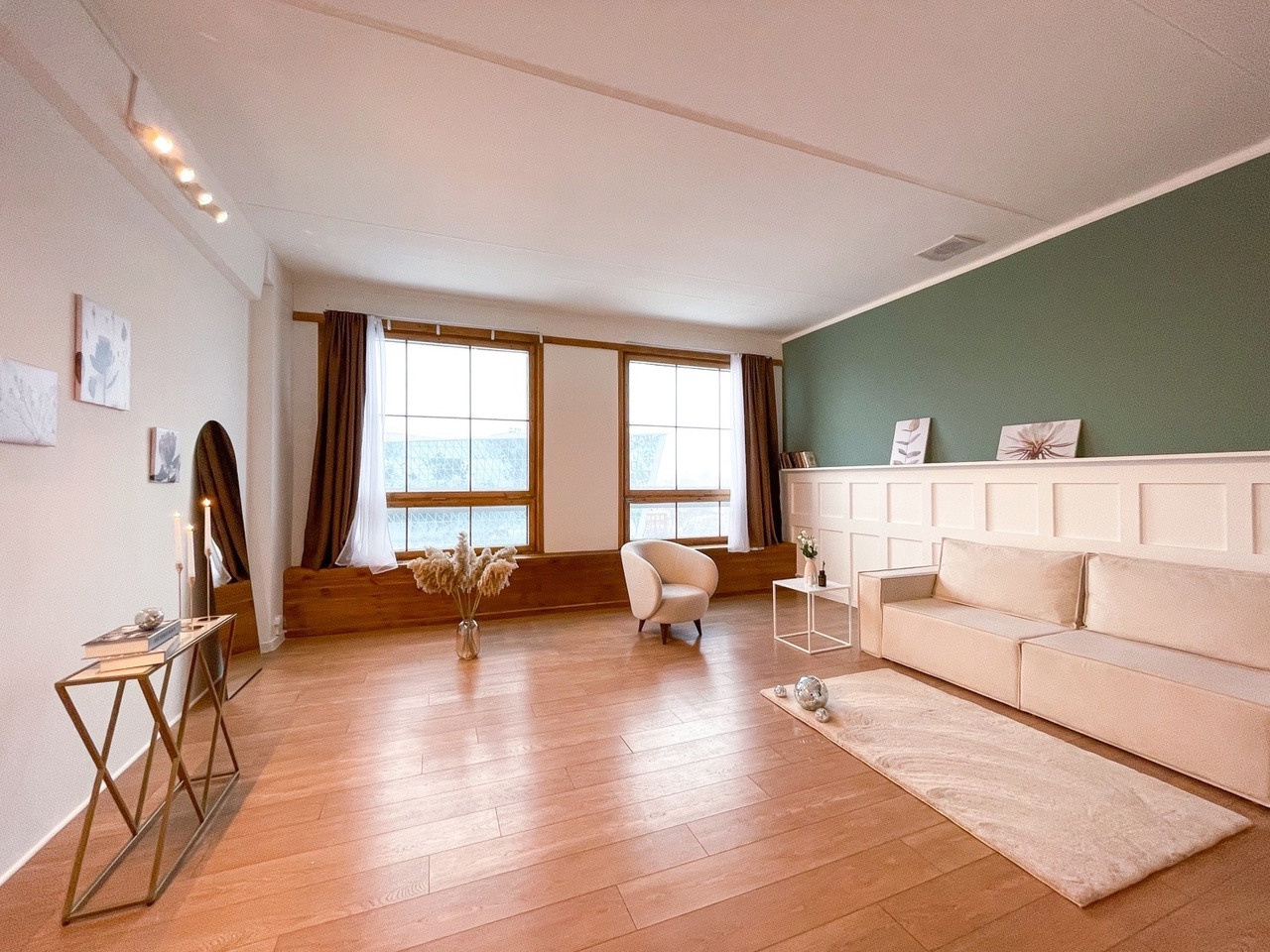 улица Академика Королева 13 стр1, ПН-ПТ: 1600 Р/1ЧАС (ОТ 2-Х ЧАСОВ) СБ-ВС: 1700 Р/1 ЧАС (ОТ 2-Х ЧАСОВ) При бронировании одного часа стоимость 2000 Р/ЧАС