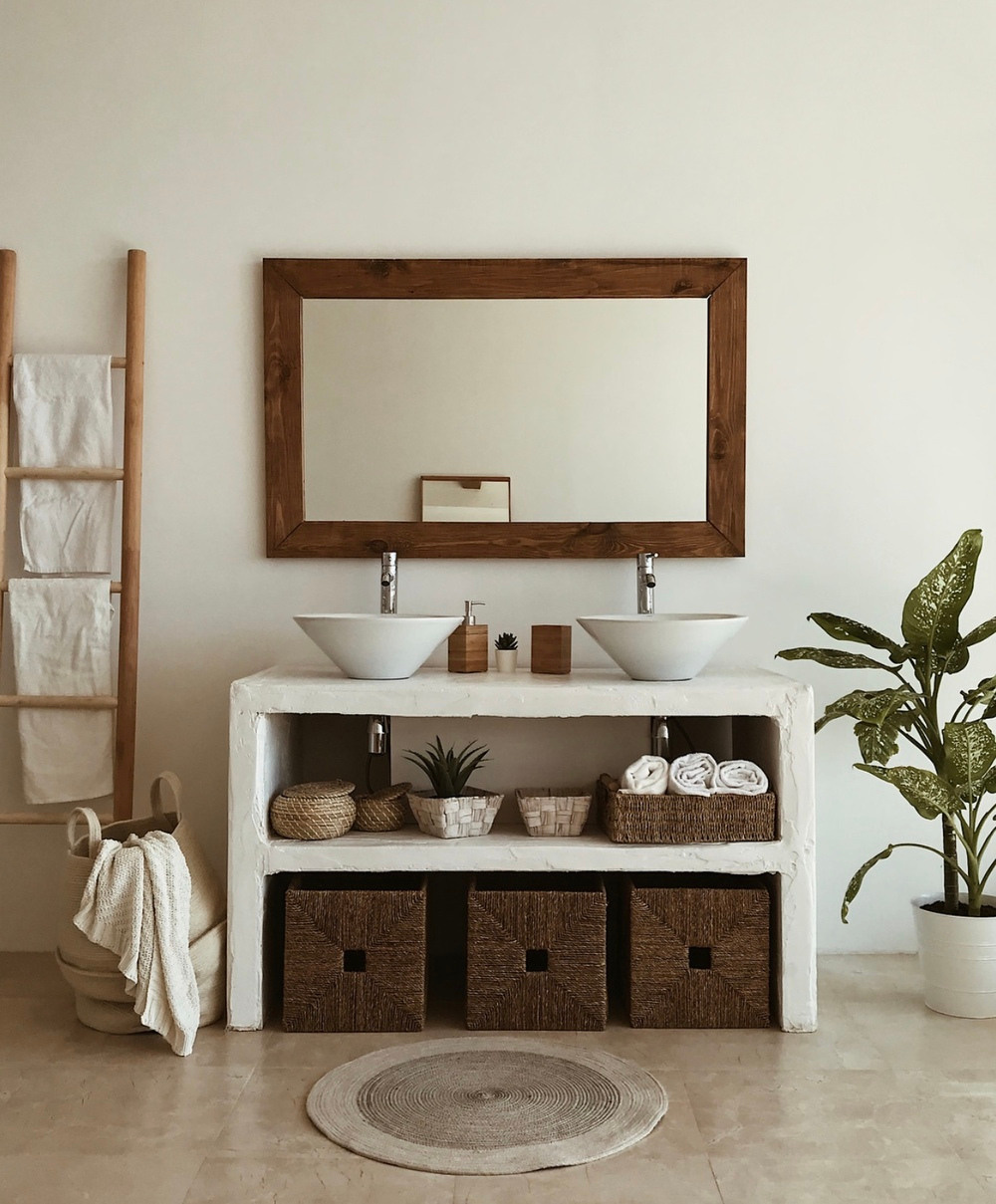 Варшавское шоссе 33/13, 36 оф. 1900р/час при оплате за 2 часа. Бронирование от 2х часов.На 1 час действует наценка  +500 р