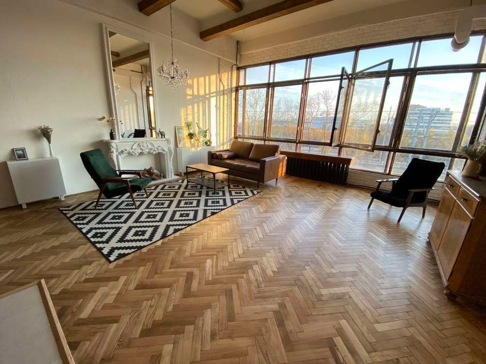 Варшавское шоссе 33/13, 36 оф. 1800р/час при оплате за 2 часа. Бронирование от 2х часов.На 1 час действует наценка  +500 р