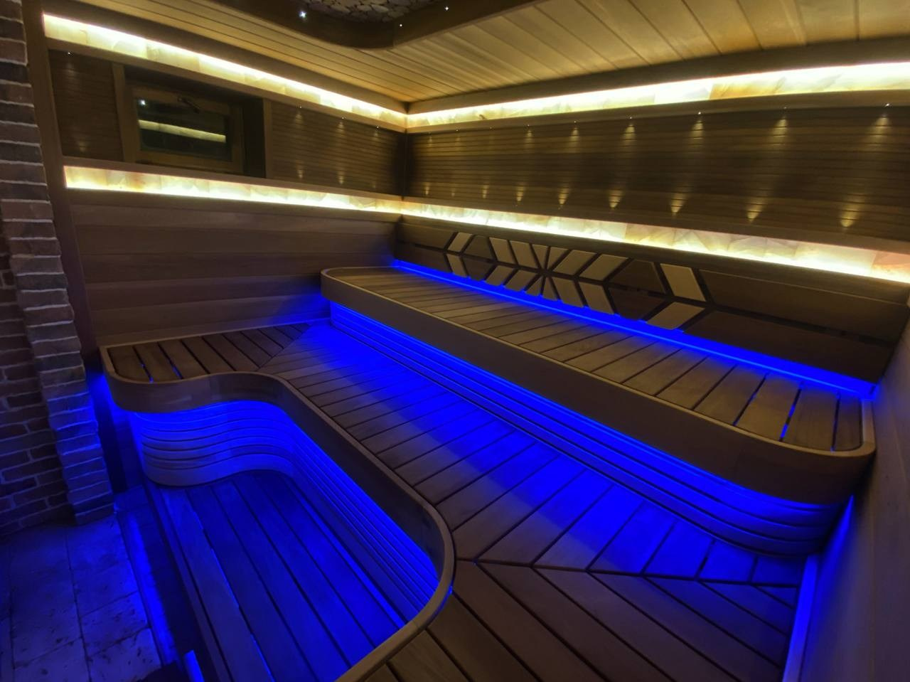 Реновация парной в МО: тёплая ольха, стильная термоотделка, сияние оптоволокна и солевые линии в изысканном дизайне. SaunaTopMasters