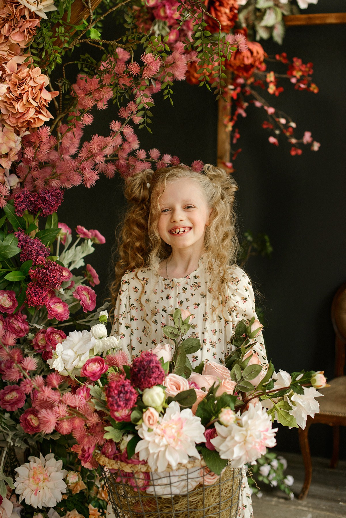 Photo shoot of a girl with goslings and a hat. Photographer Elena Carruthers, Scotland