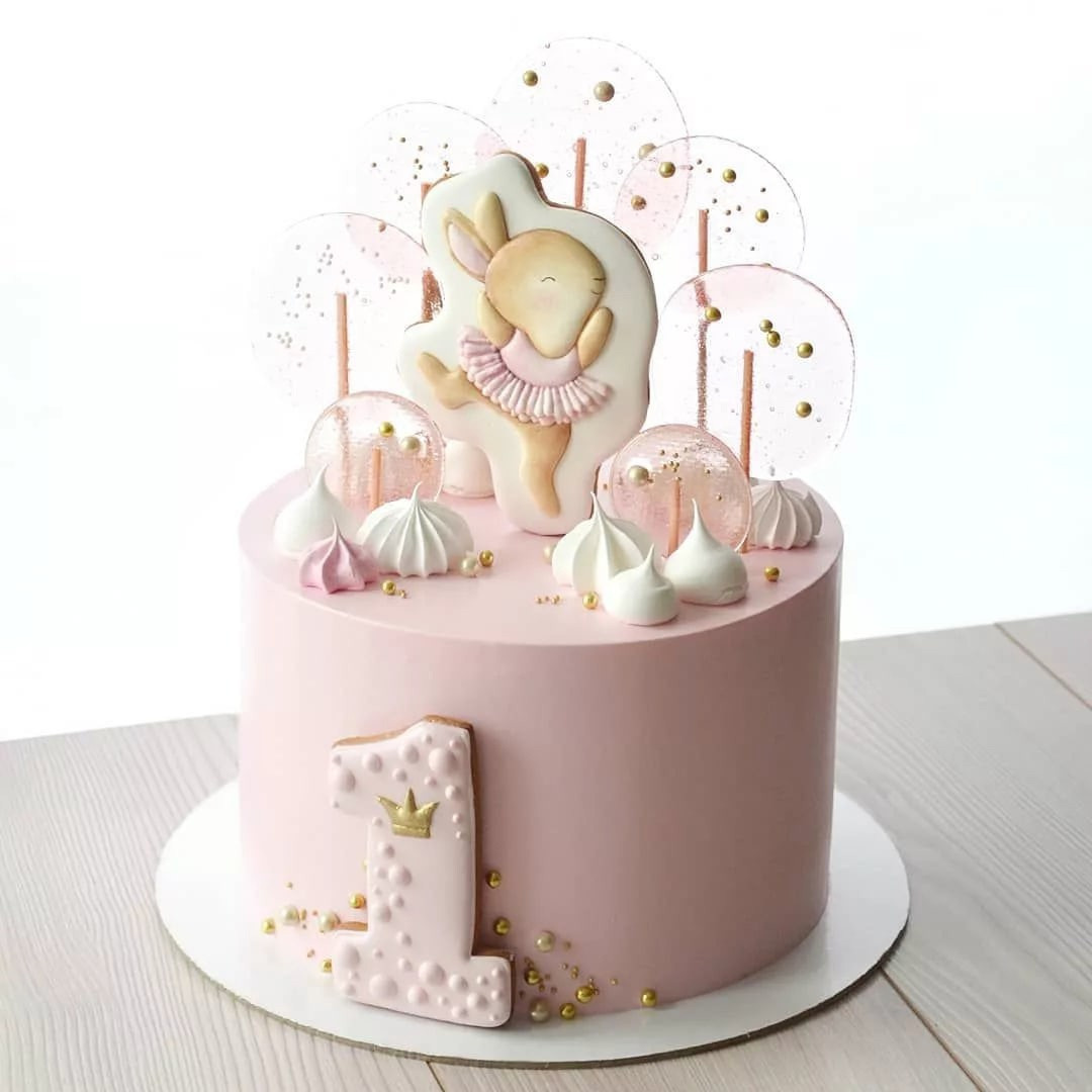 Тортики, шарики на годики. Детская фотостудия в Санкт-Петербурге