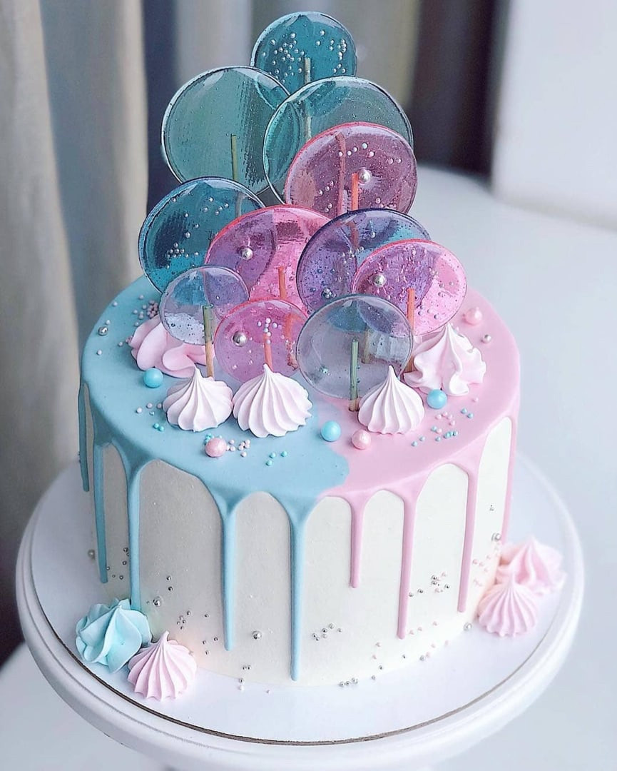 Тортики, шарики на годики. Детская фотостудия в Санкт-Петербурге