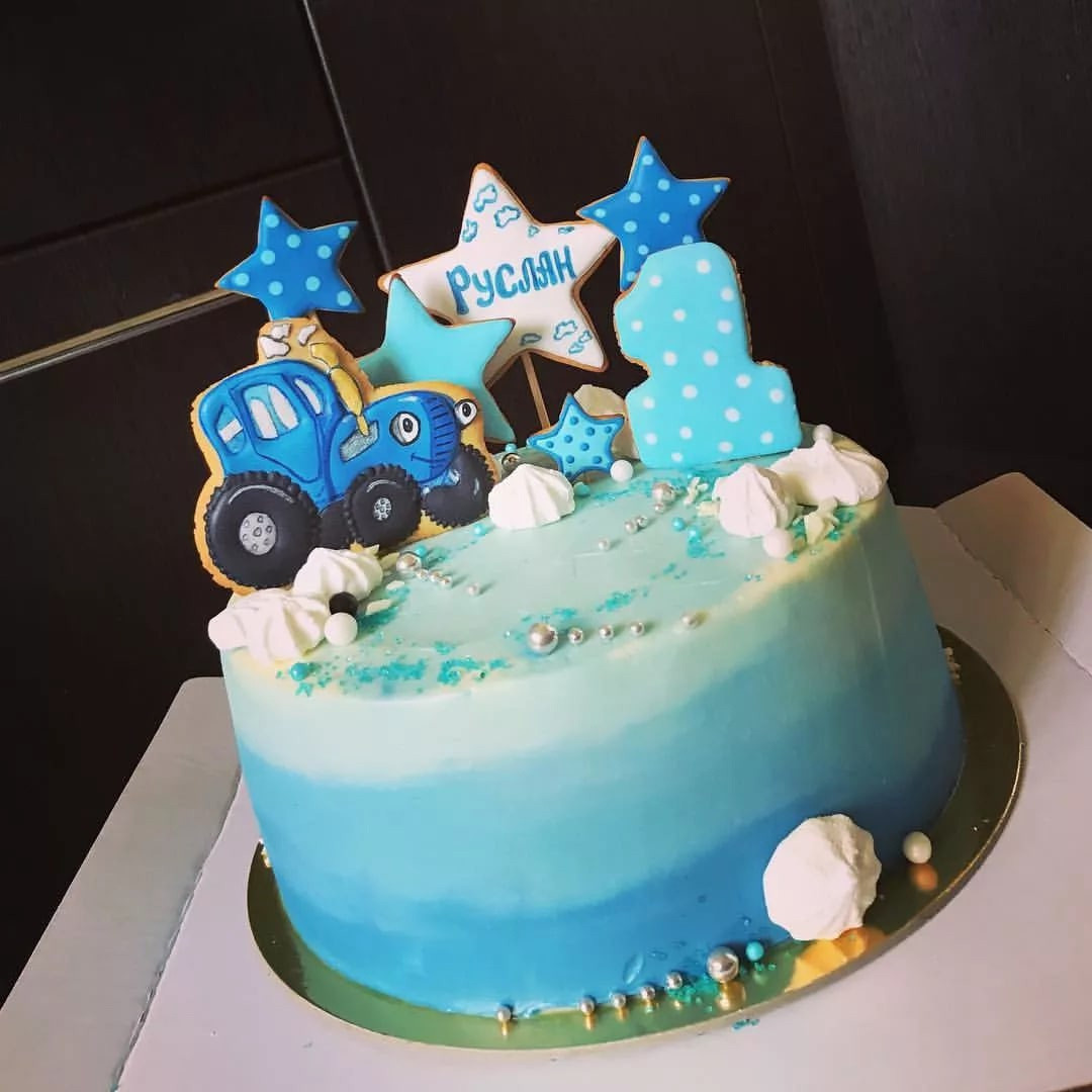 Тортики, шарики на годики. Детская фотостудия в Санкт-Петербурге