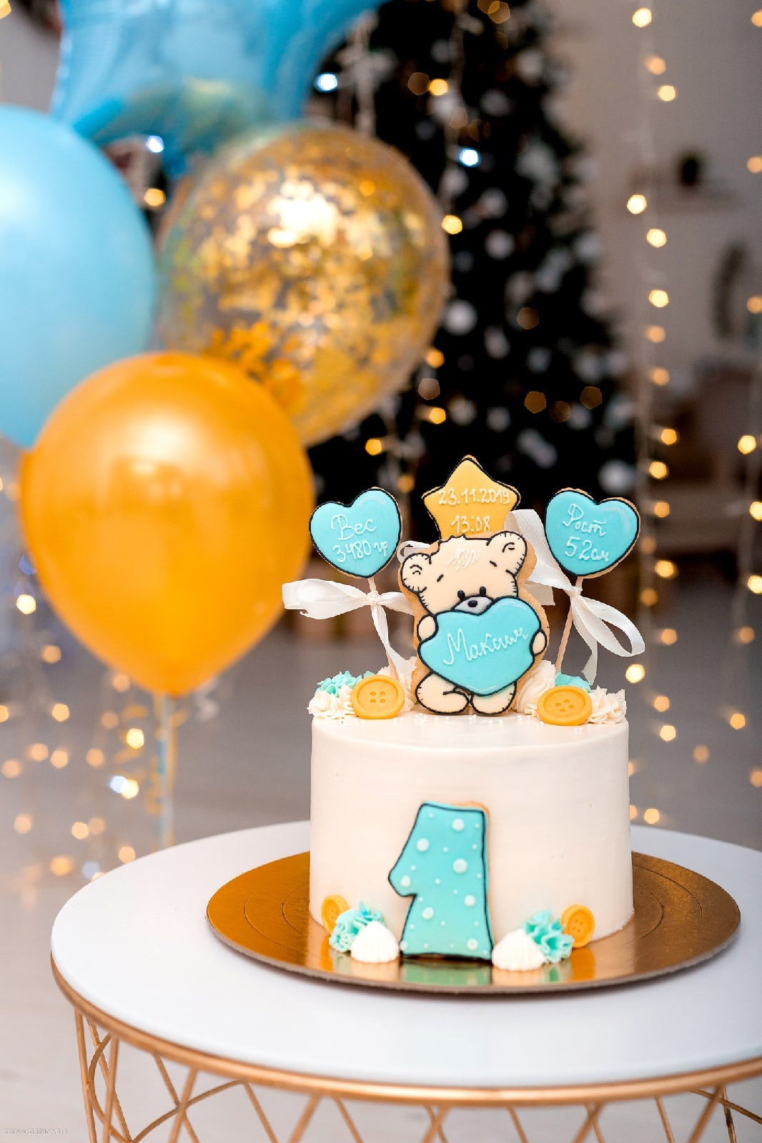 Тортики, шарики на годики. Детская фотостудия в Санкт-Петербурге