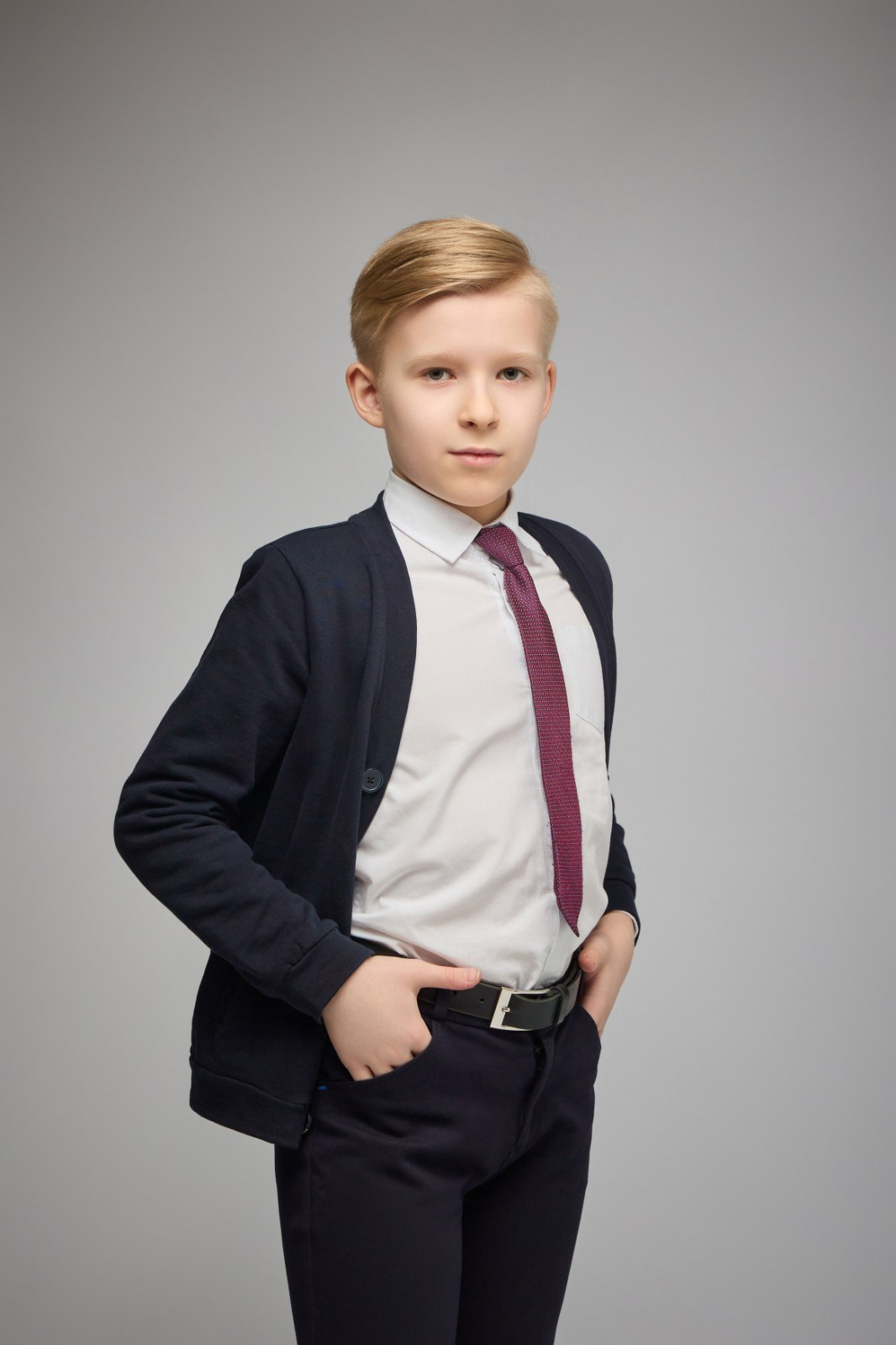 Съемка учеников начальной школы в нашей фотостудии. Школьный фотограф, выпускные альбомы