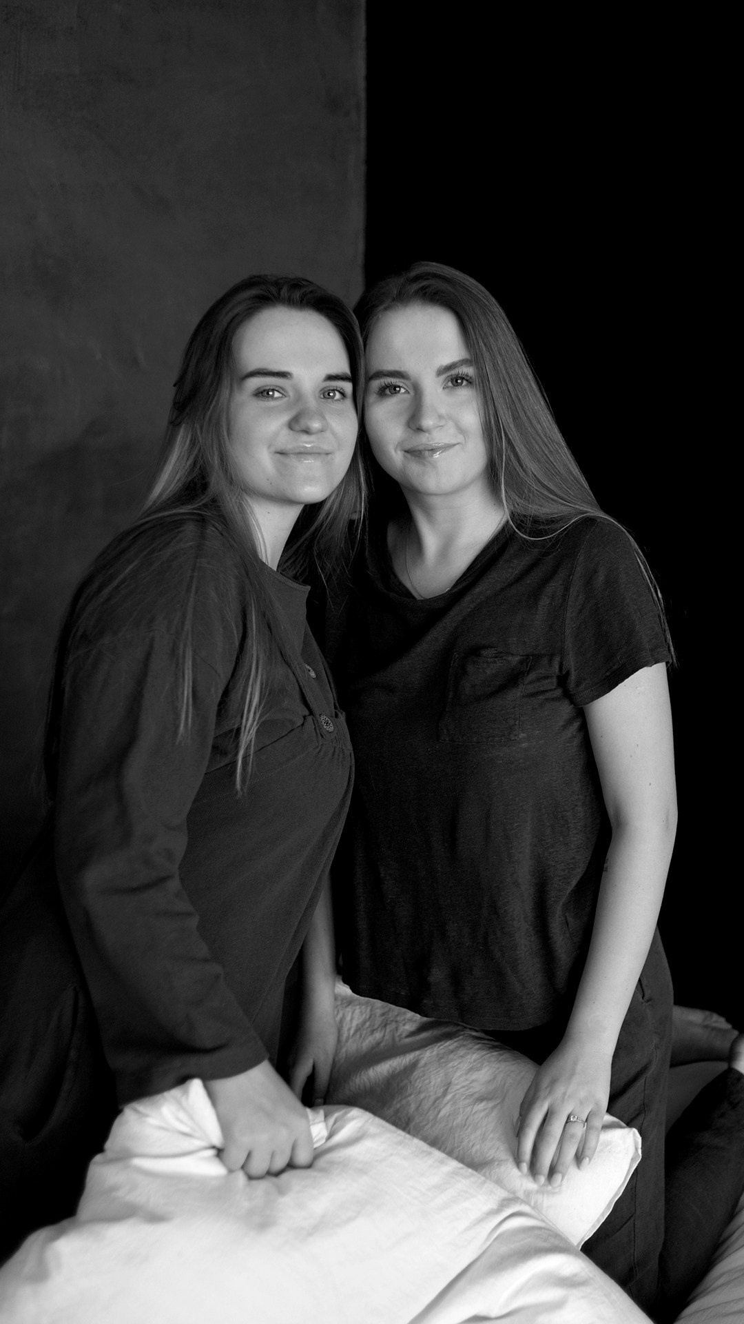 Сёстры Варя и Уля. Монохромный фотограф