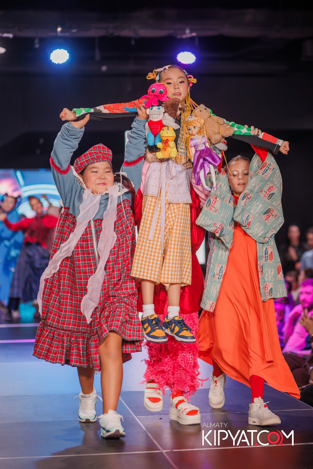 JUNIOR MODELS SHOW В РАМКАХ БЛАГОТВОРИТЕЛЬНОГО ПРОЕКТА МОДА ЗА СЧАСТЬЕ ДЕТЕЙ. КИПЯТКОМ АЛМАТЫ!