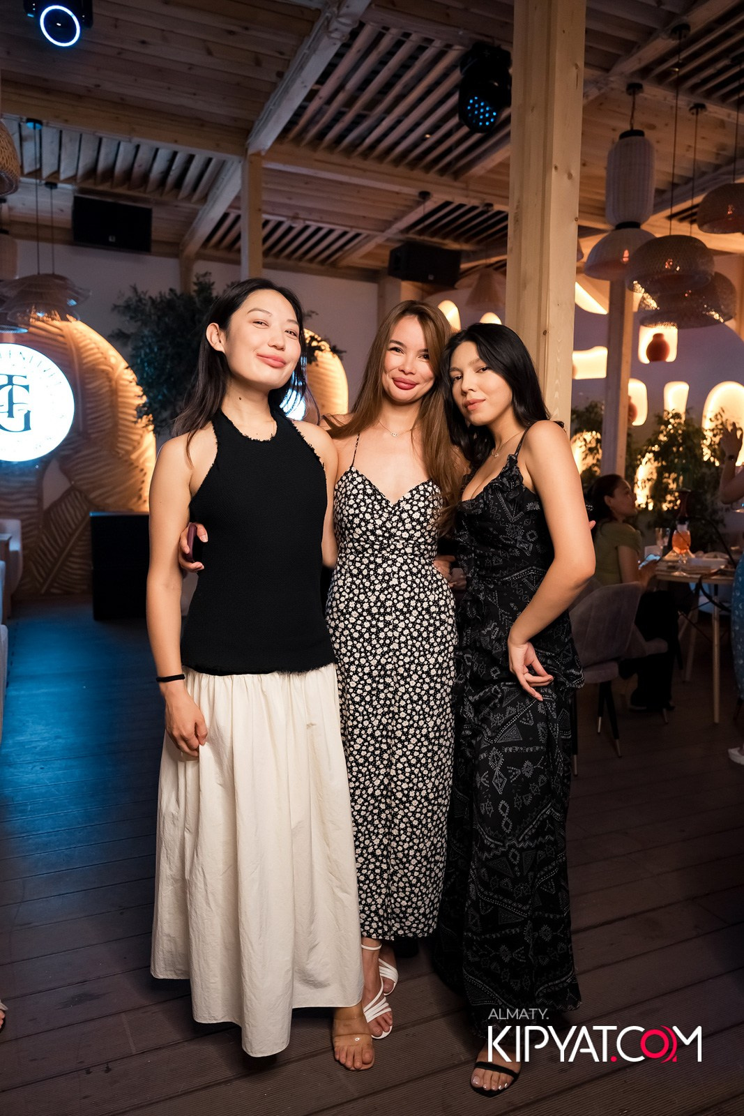 MOOD KARAOKE & TERRACE. КИПЯТКОМ АЛМАТЫ!