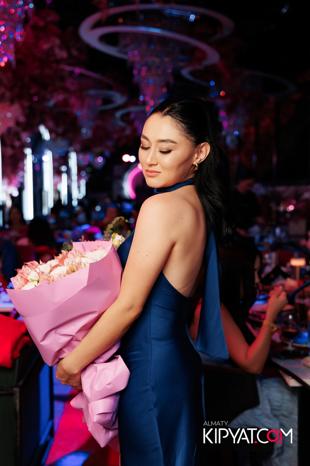 ЗАЯ, НА БИС. КИПЯТКОМ АЛМАТЫ!